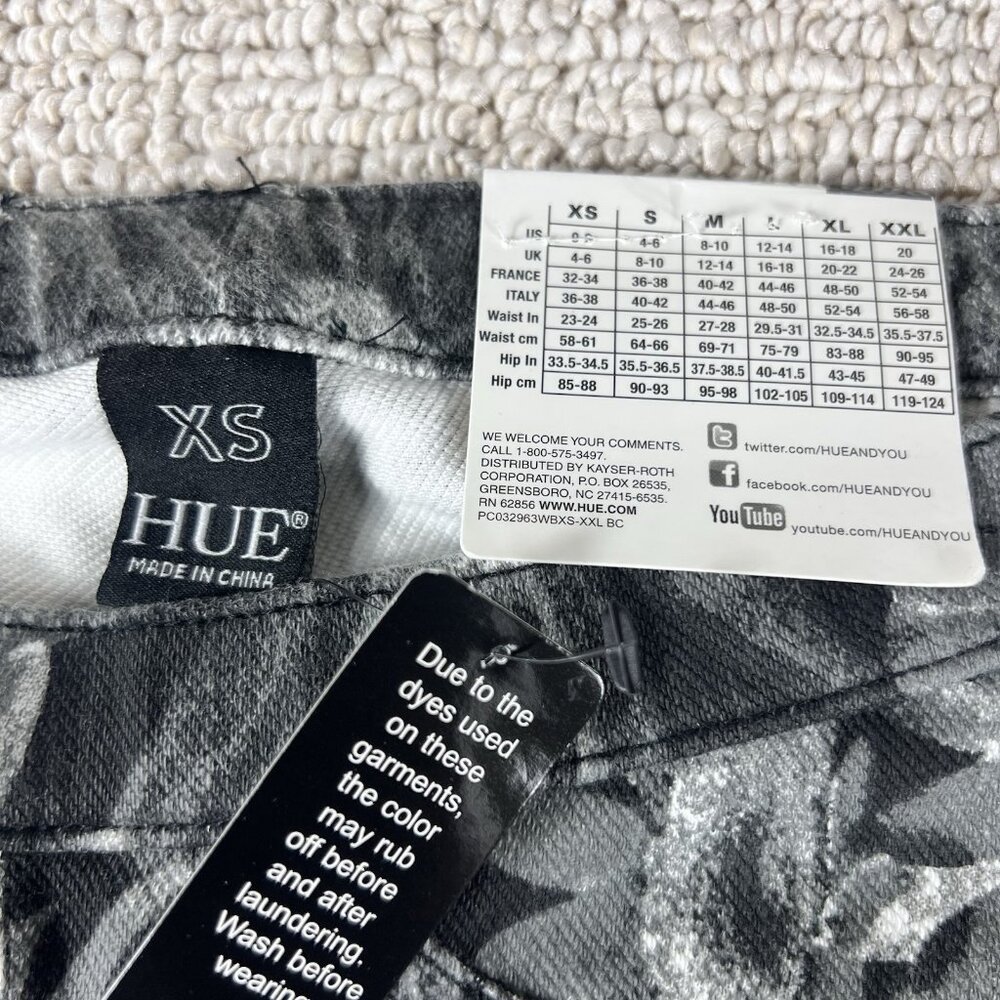 Hue Skimmer Floral Denim Leggings Pants Black White Women’s Size XS - Picture 3 of 7
